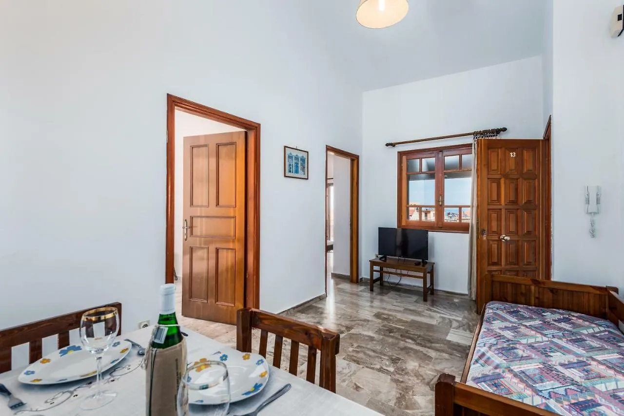 Areti Apartments Poros
