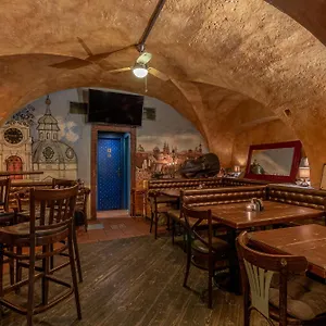 https://studio-nicolas-ii-prague.praguehotelsweb.com