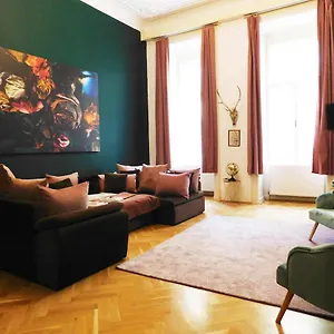 https://elegant-apartment-silver-at-parliament.inbudapesthotels.com