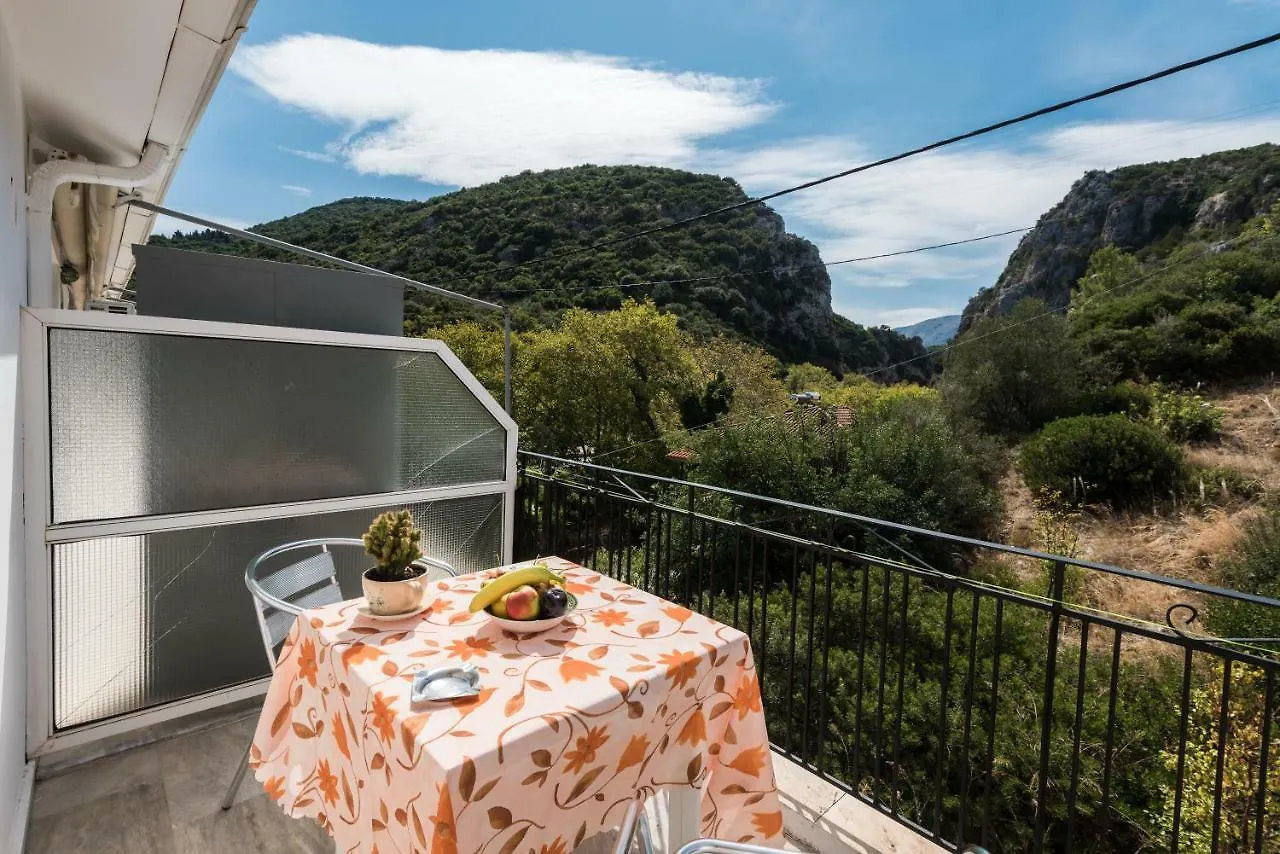 Areti Apartments Poros   Poros (Kefalonia)