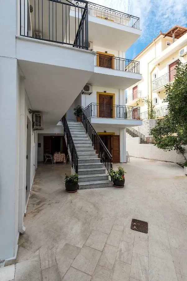 Areti Apartments Poros  Poros (Kefalonia)